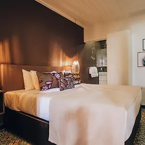 https://terra-boutique-hotel-curacao.comcaribbean.com